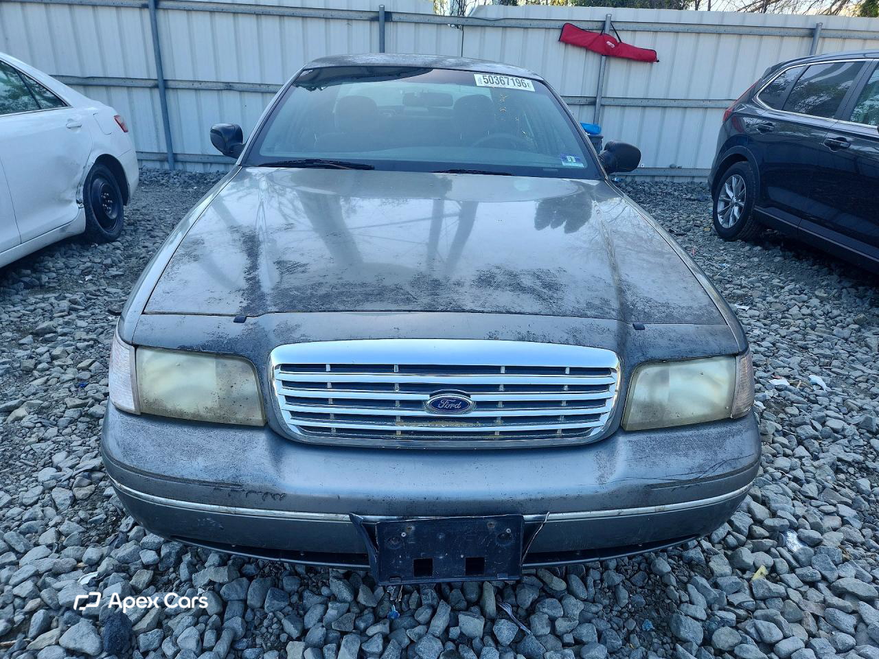 Ford Crown Victoria 2003
