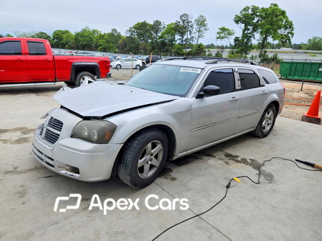 2005 Dodge Magnum - Image 1 of 5