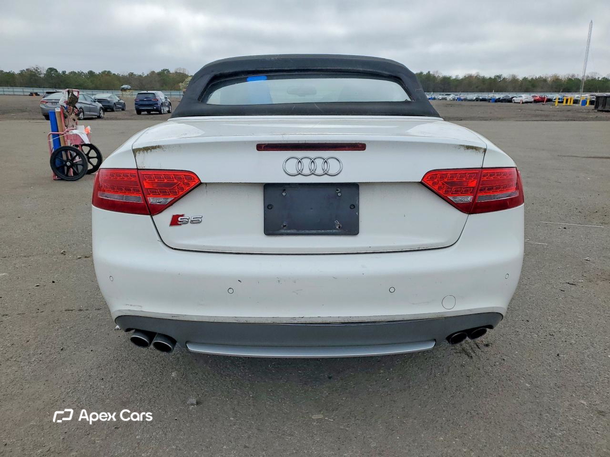 Audi RS5 2011