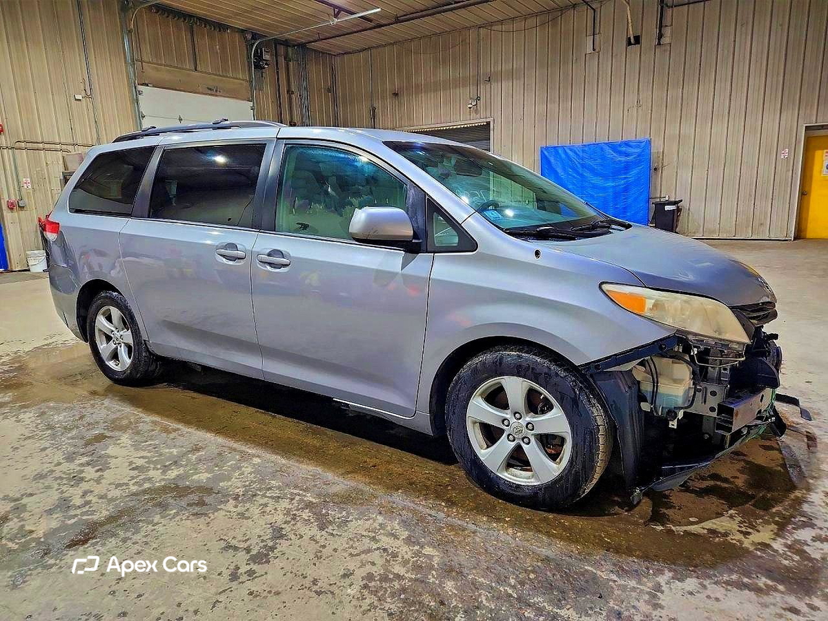 Toyota Sienna 2012
