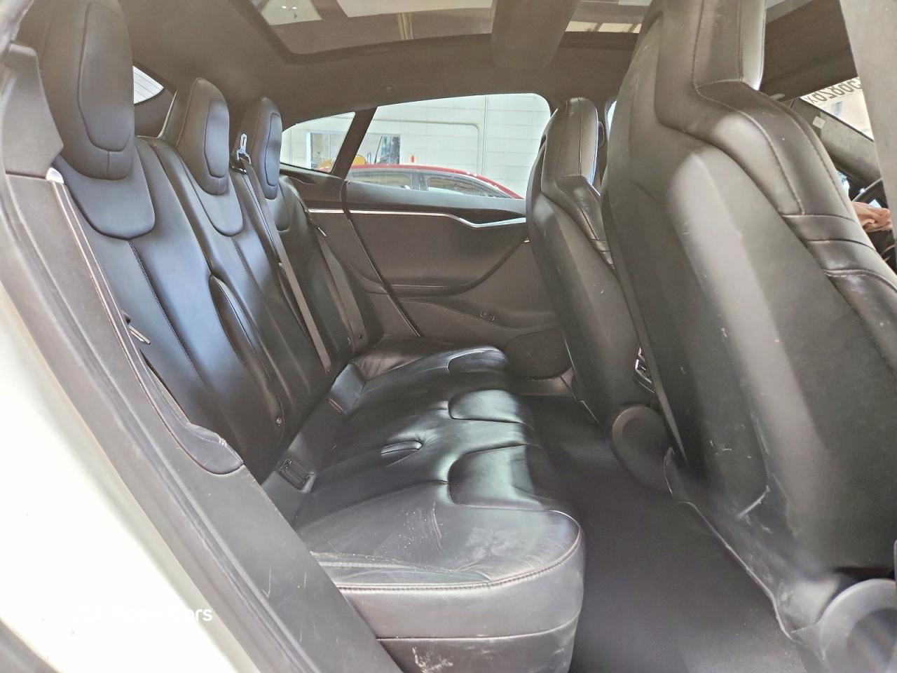 Tesla Model S 2016