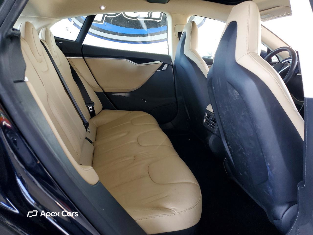 Tesla Model S 2013