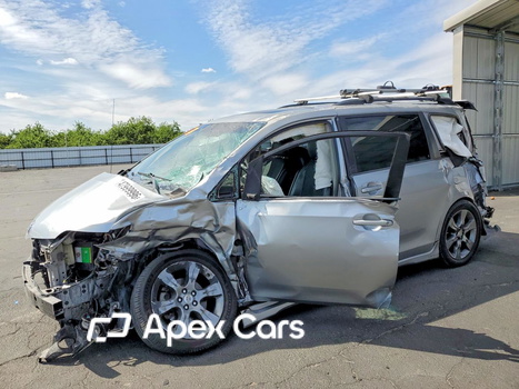 Toyota Sienna 2012 - Image 1 of 14