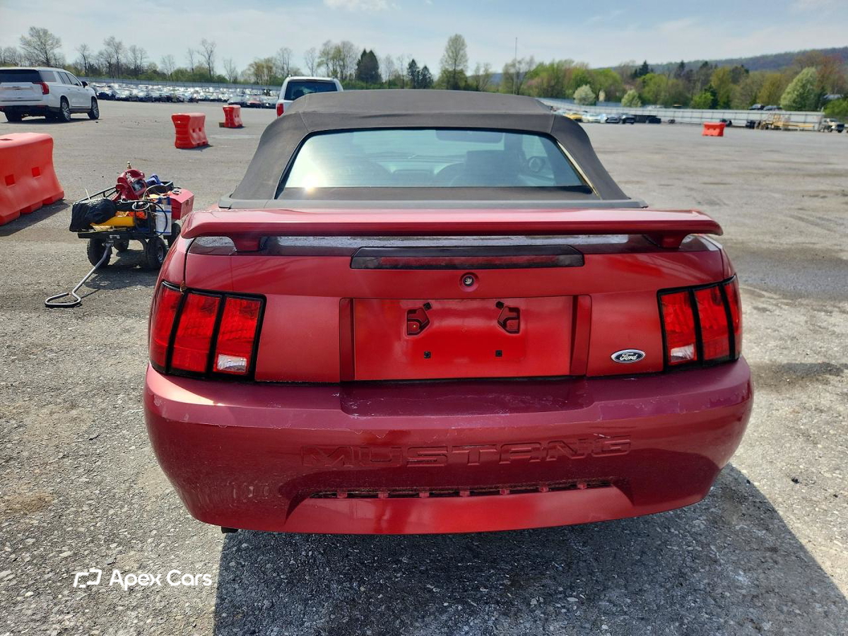 Ford Mustang 2004