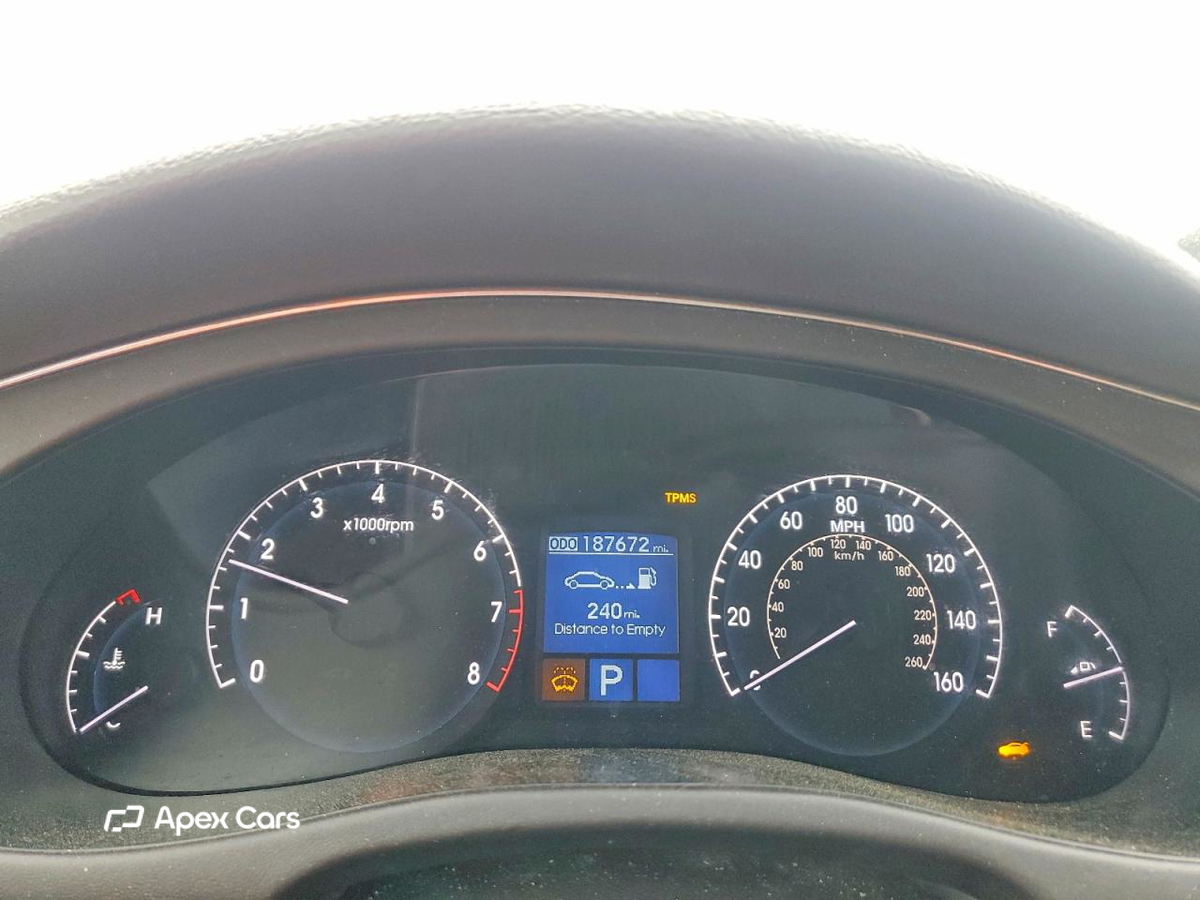 Hyundai Genesis 2011