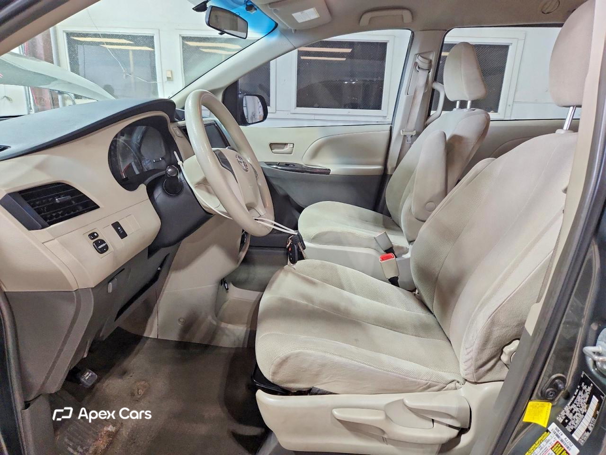 Toyota Sienna 2012