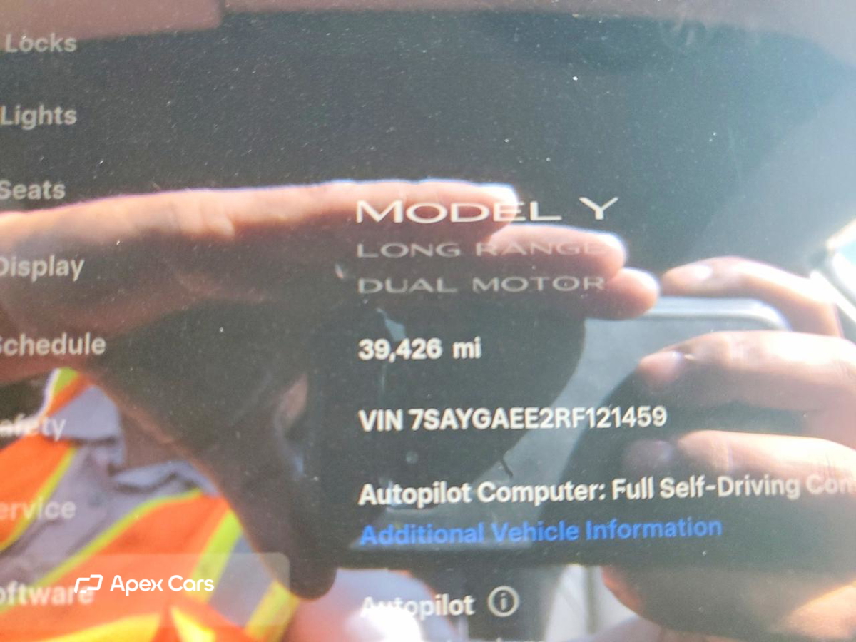 Tesla Model Y 2024