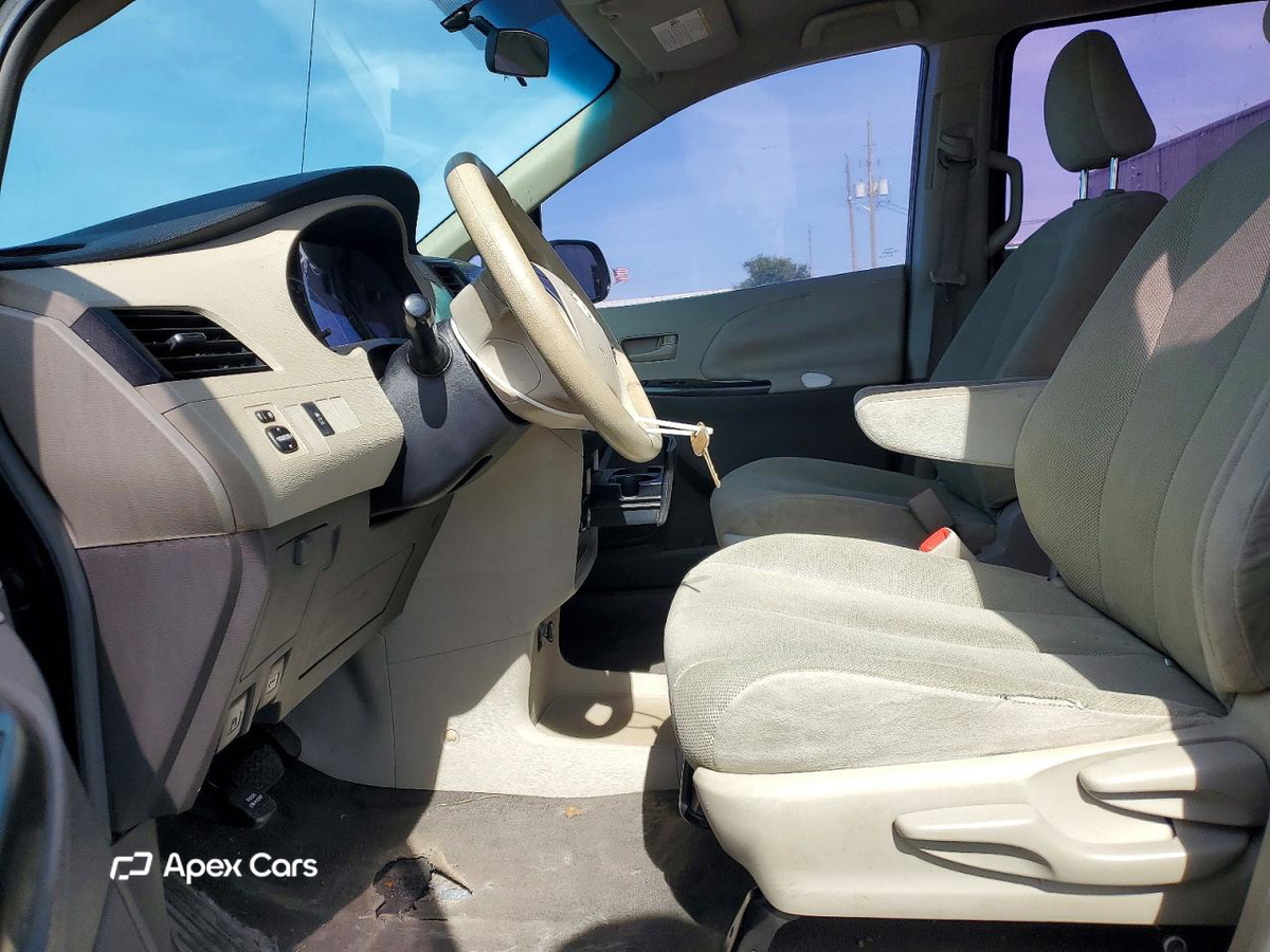 Toyota Sienna 2011