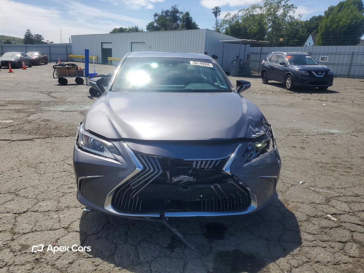 Lexus ES 2020