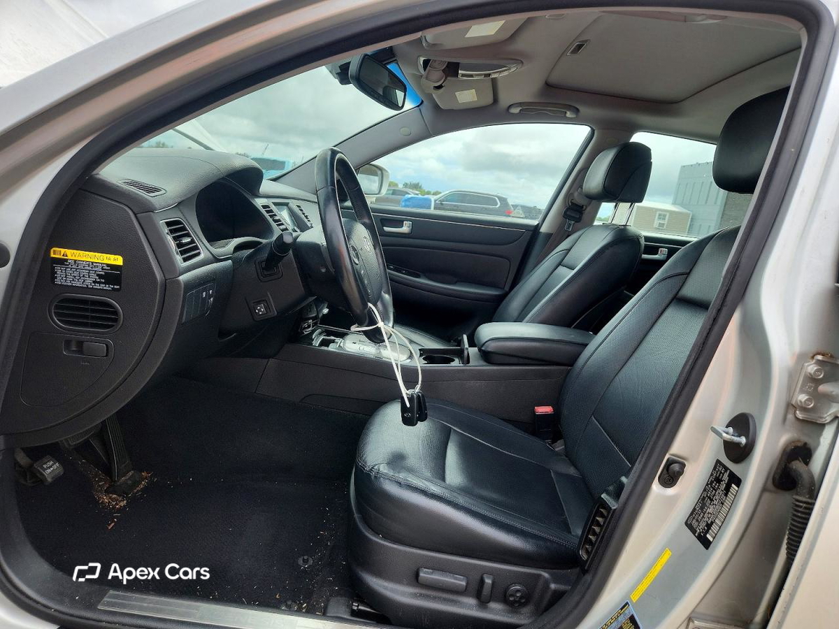 Hyundai Genesis 2013