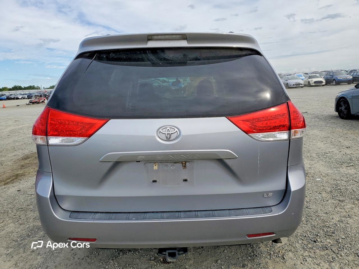 Toyota Sienna 2012