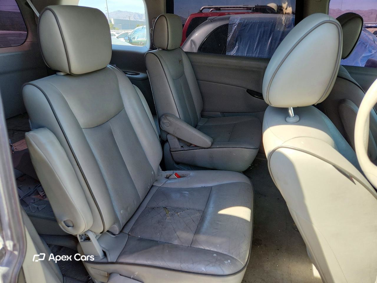 Nissan Quest 2011