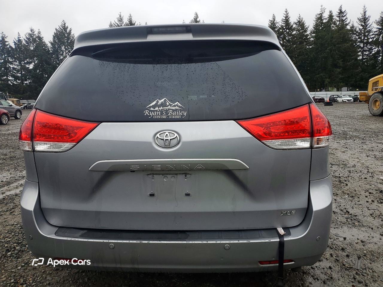 Toyota Sienna 2012