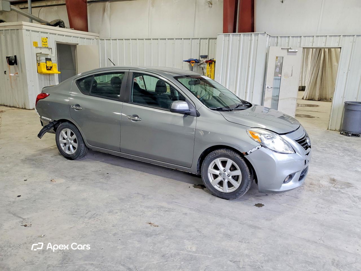 Nissan Versa 2012