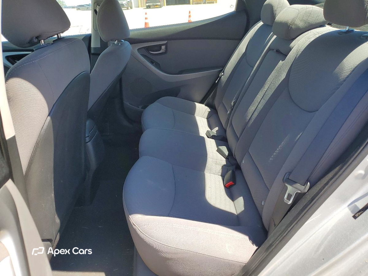 Hyundai Elantra 2016