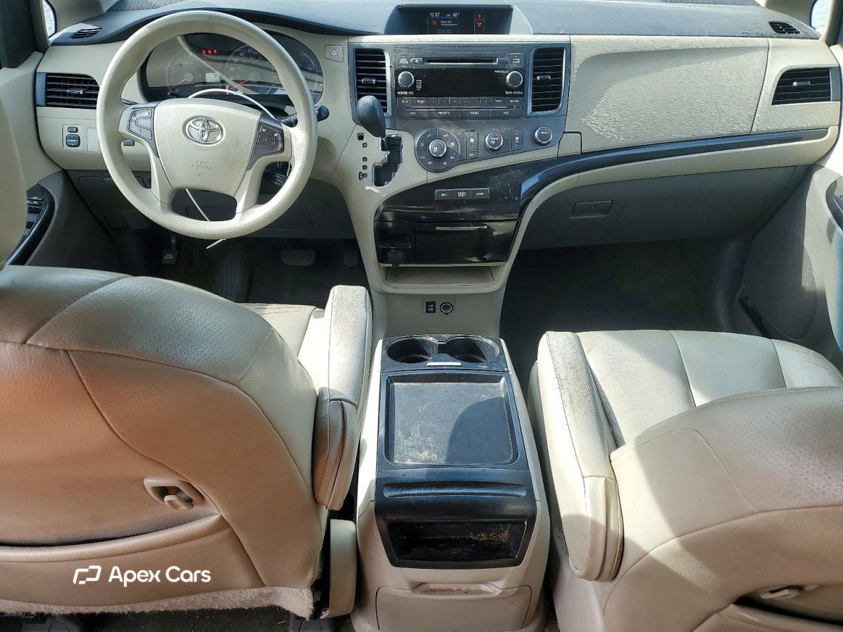 Toyota Sienna 2011