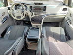Toyota Sienna 2011