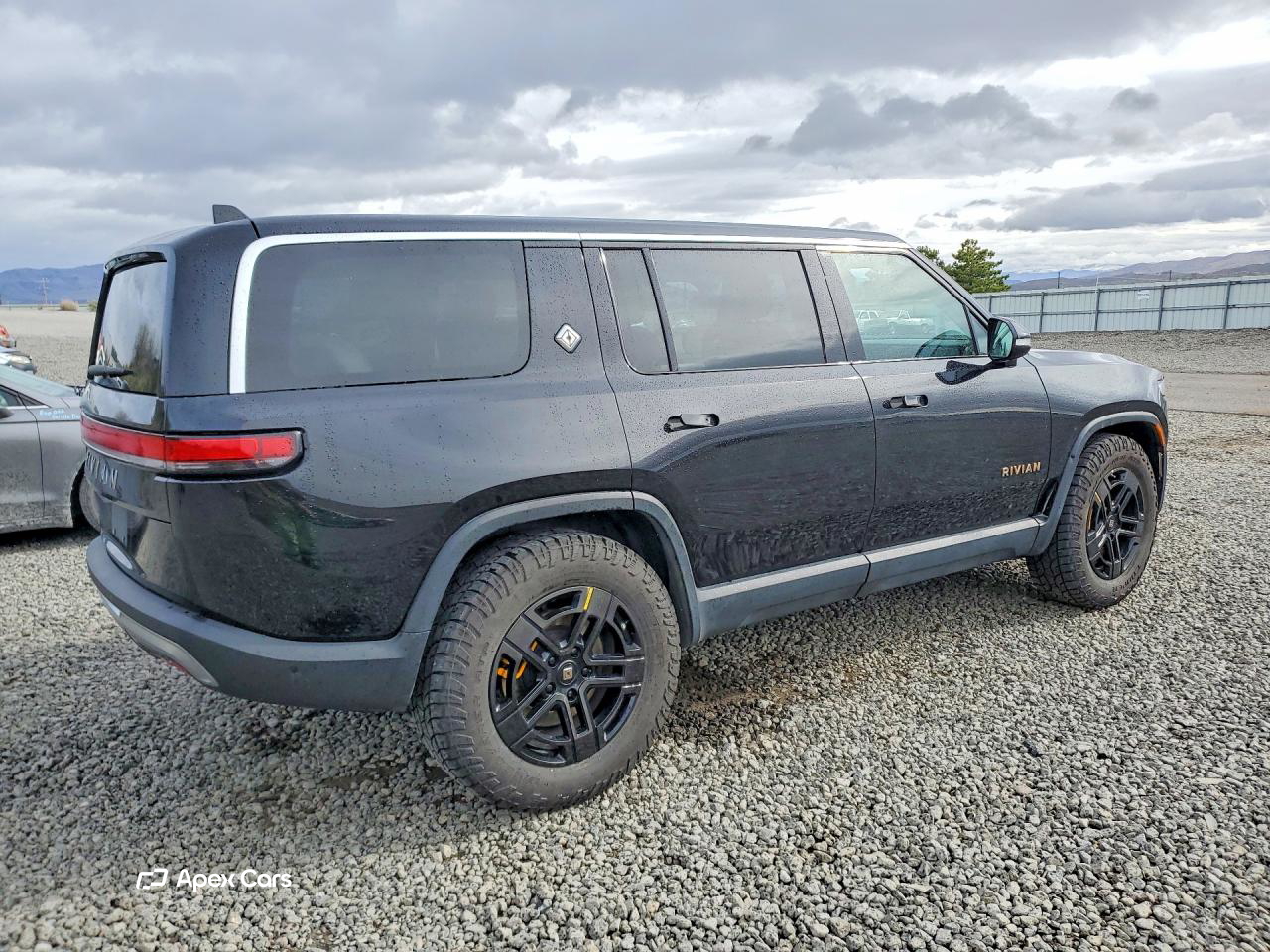 Rivian R1S 2023