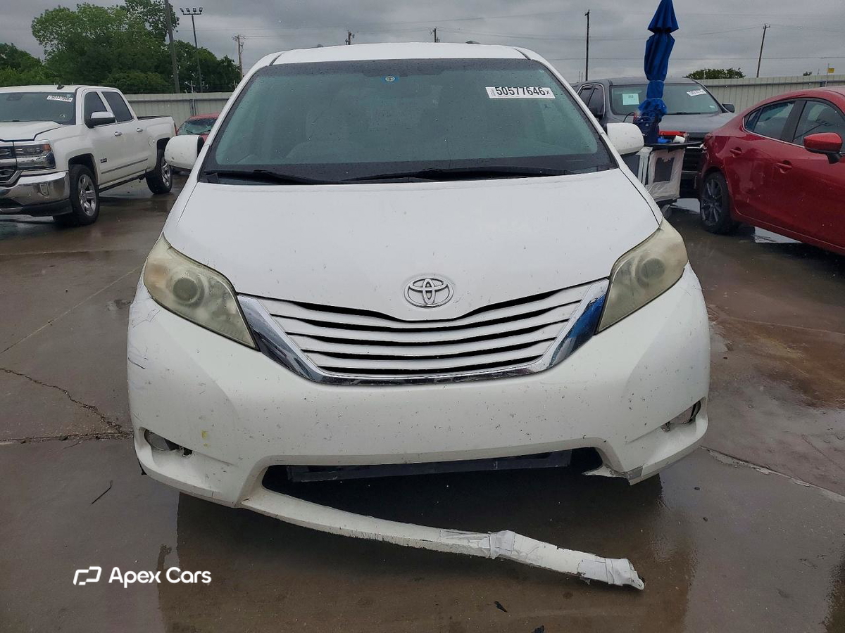 Toyota Sienna 2016