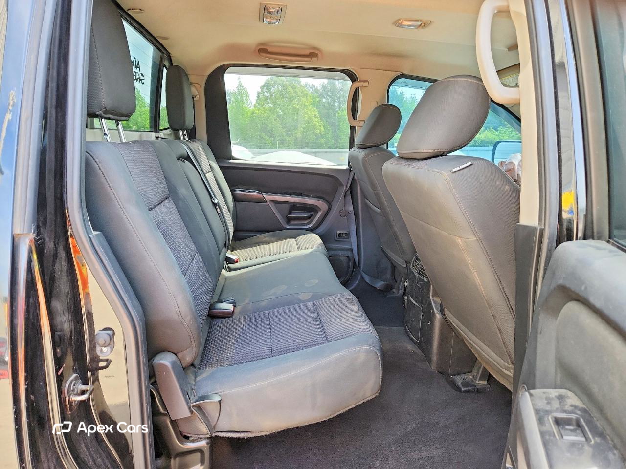 Nissan Titan 2015