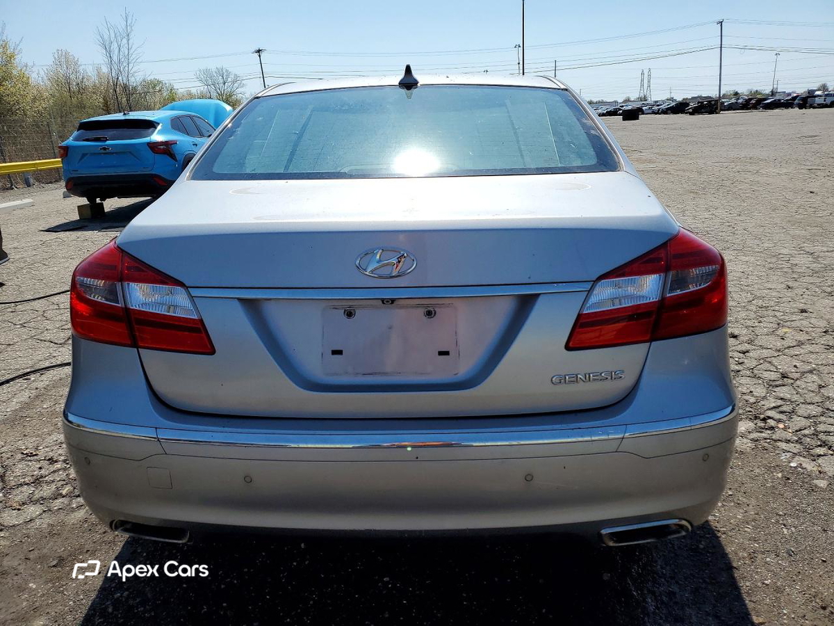 Hyundai Genesis 2012