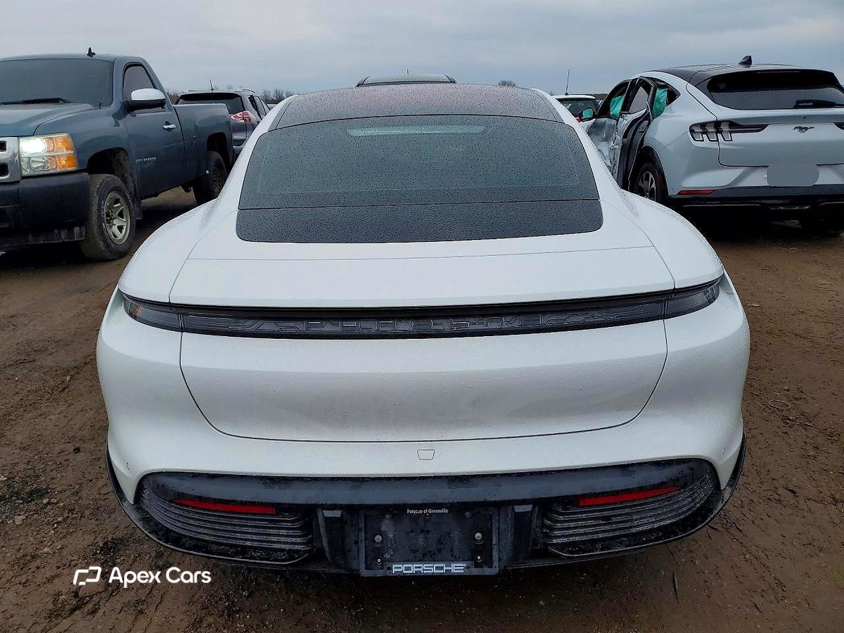 Porsche Taycan 2023