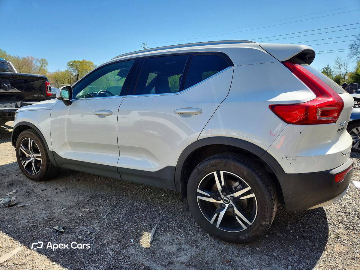 Volvo XC40 2025
