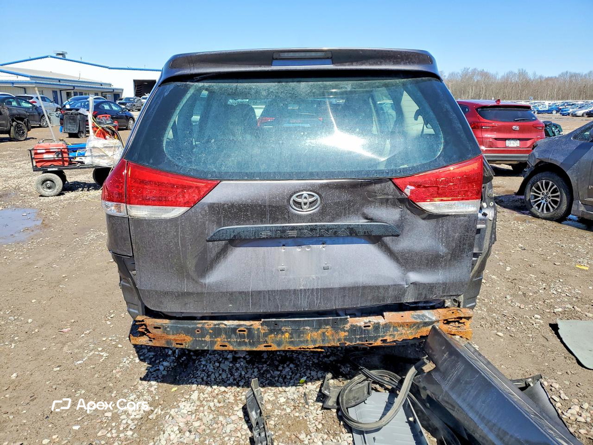 Toyota Sienna 2011
