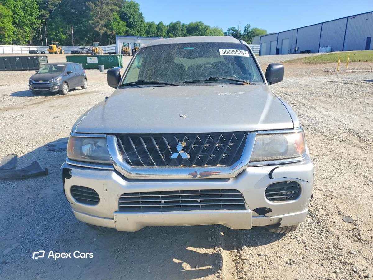 Mitsubishi Montero 2003