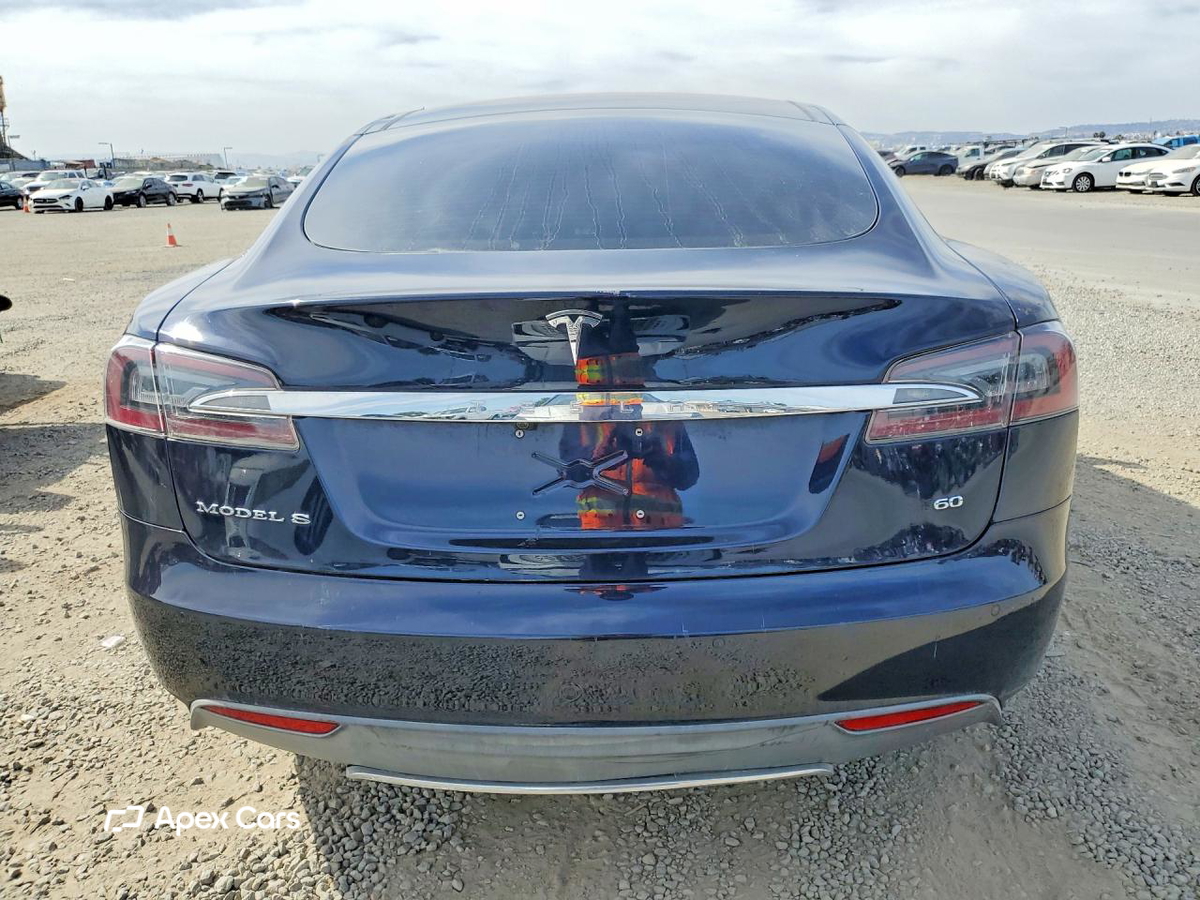 Tesla Model S 2014