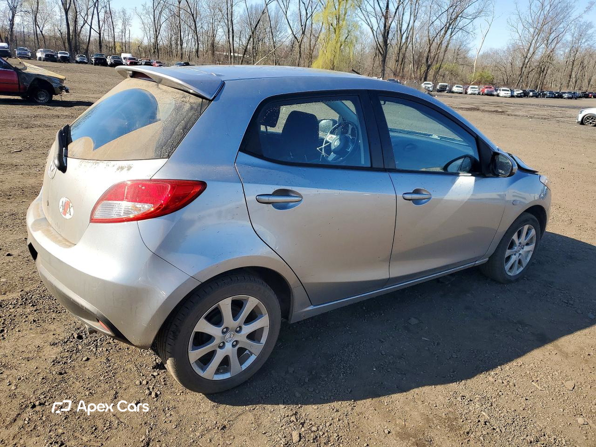 Mazda 2 2011