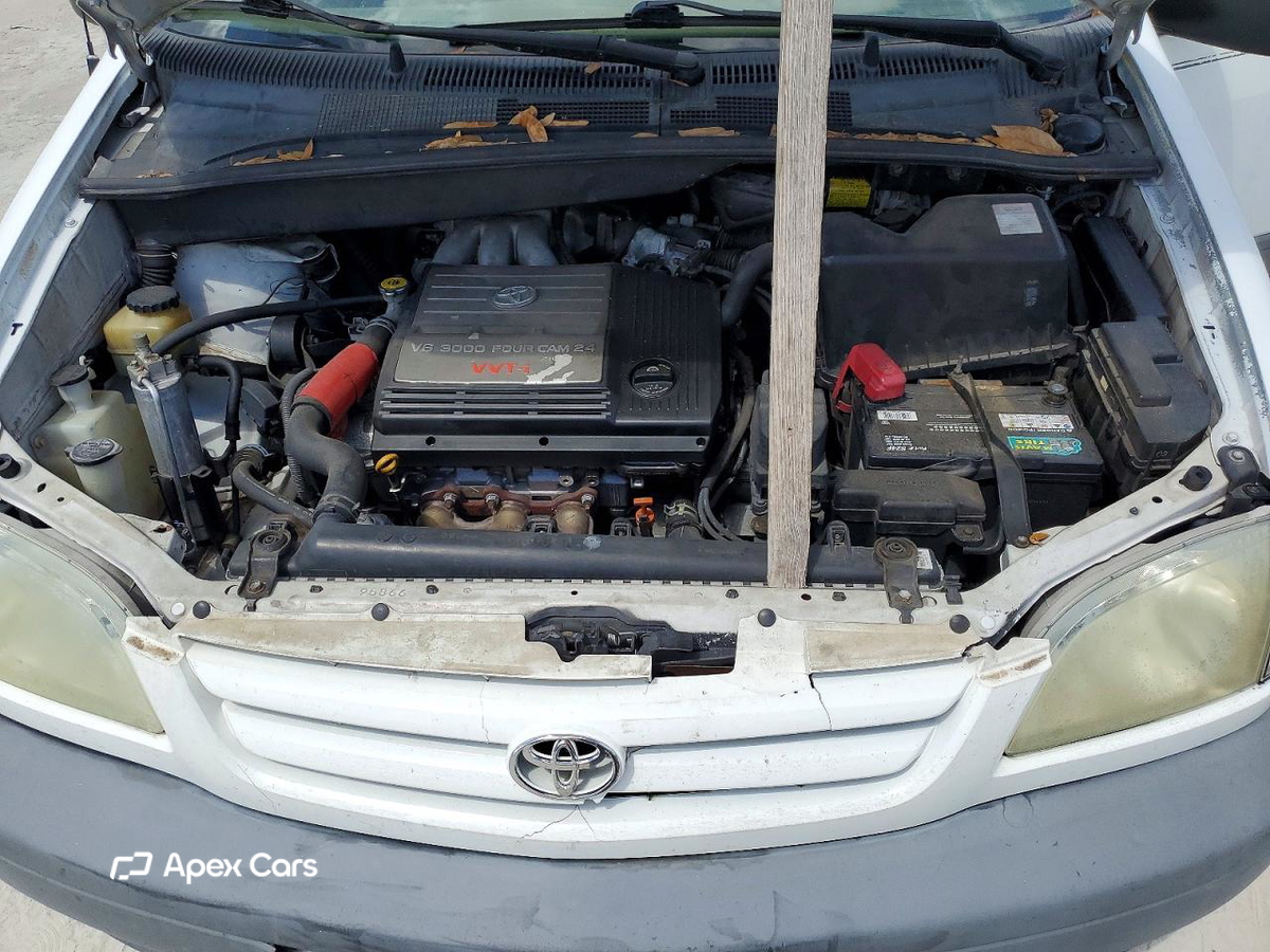 Toyota Sienna 2003