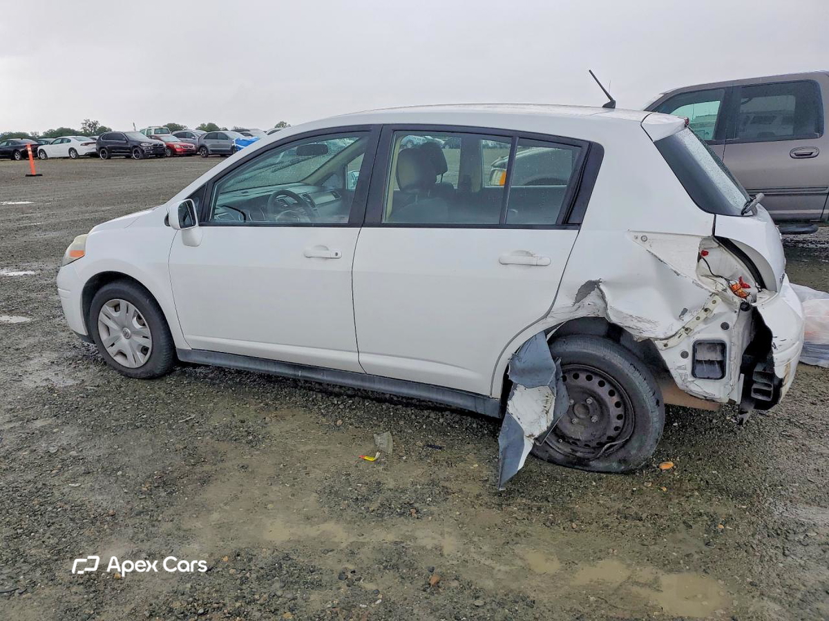 Nissan Versa 2011
