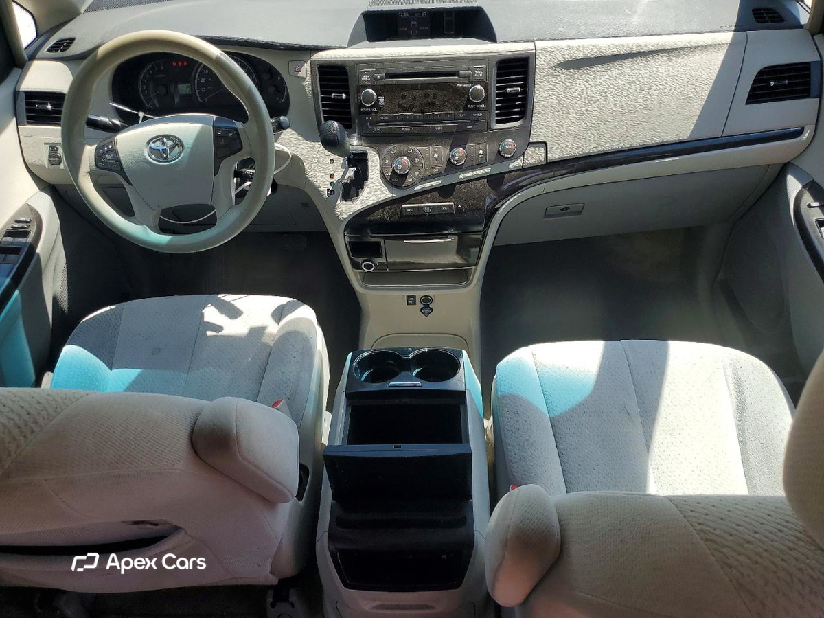 Toyota Sienna 2011