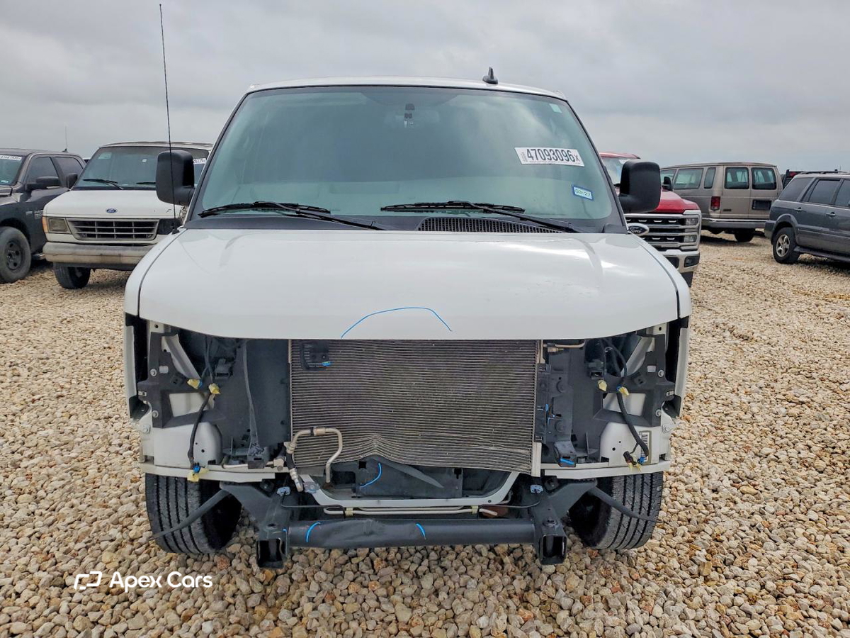 Chevrolet Express 2024