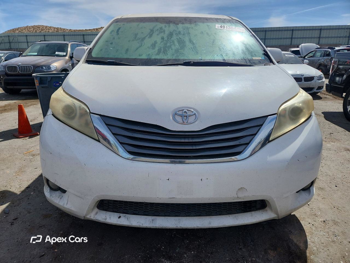Toyota Sienna 2011