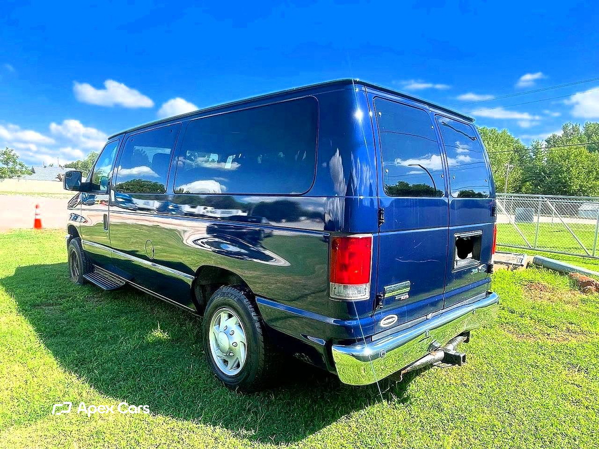 Ford Econoline 2011