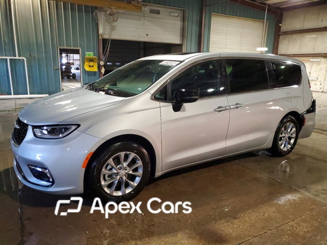 Chrysler Pacifica 2026 - Image 1 of 13