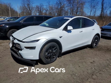 Tesla Model Y 2026 - Image 1 of 12
