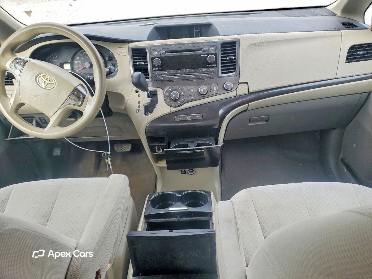 Toyota Sienna 2011