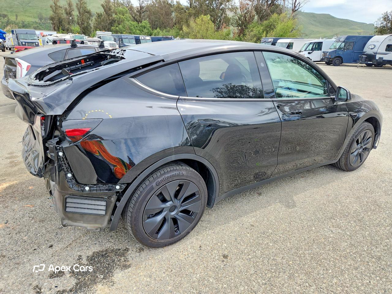 Tesla Model Y 2025