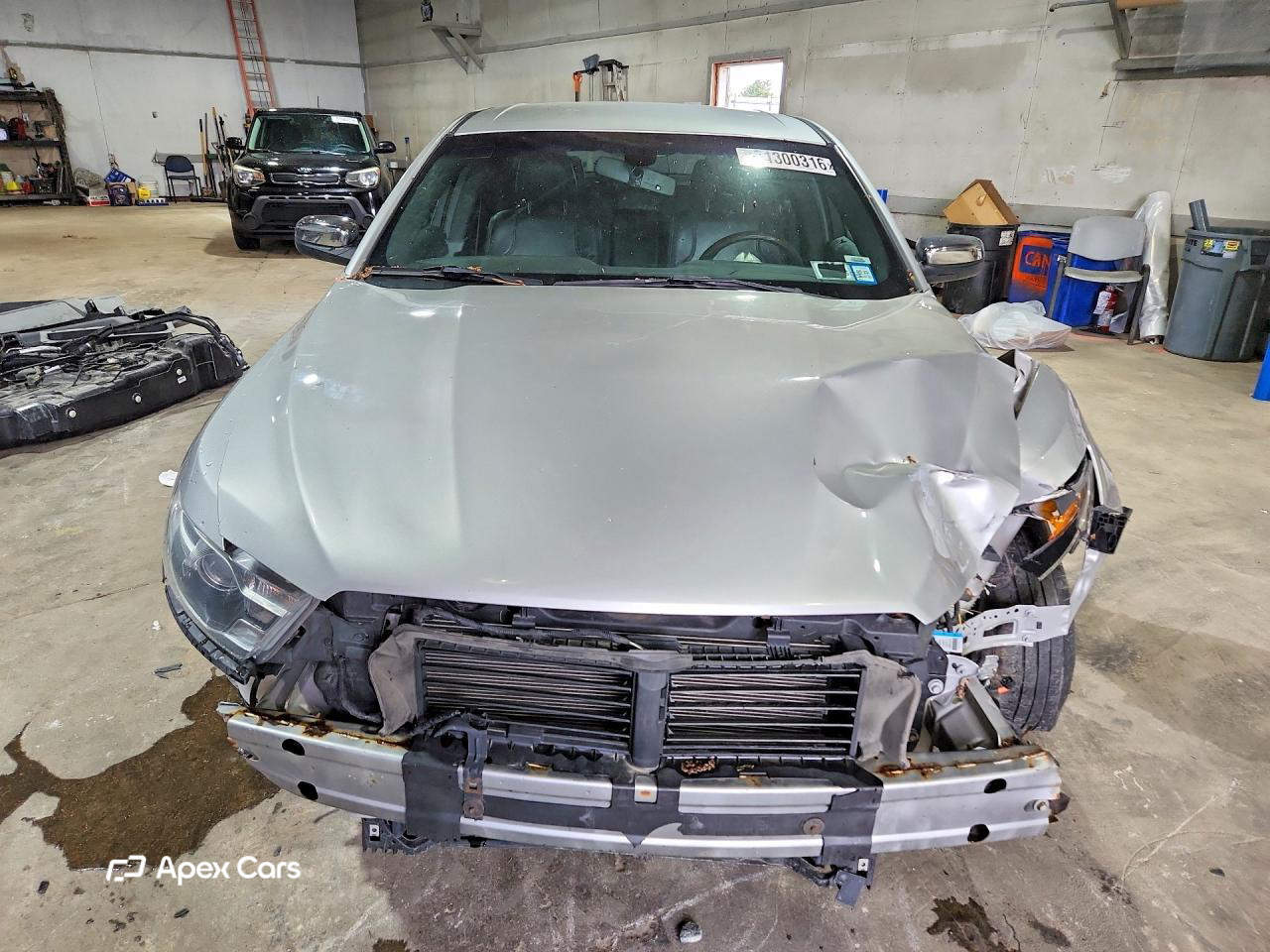 Ford Taurus 2016