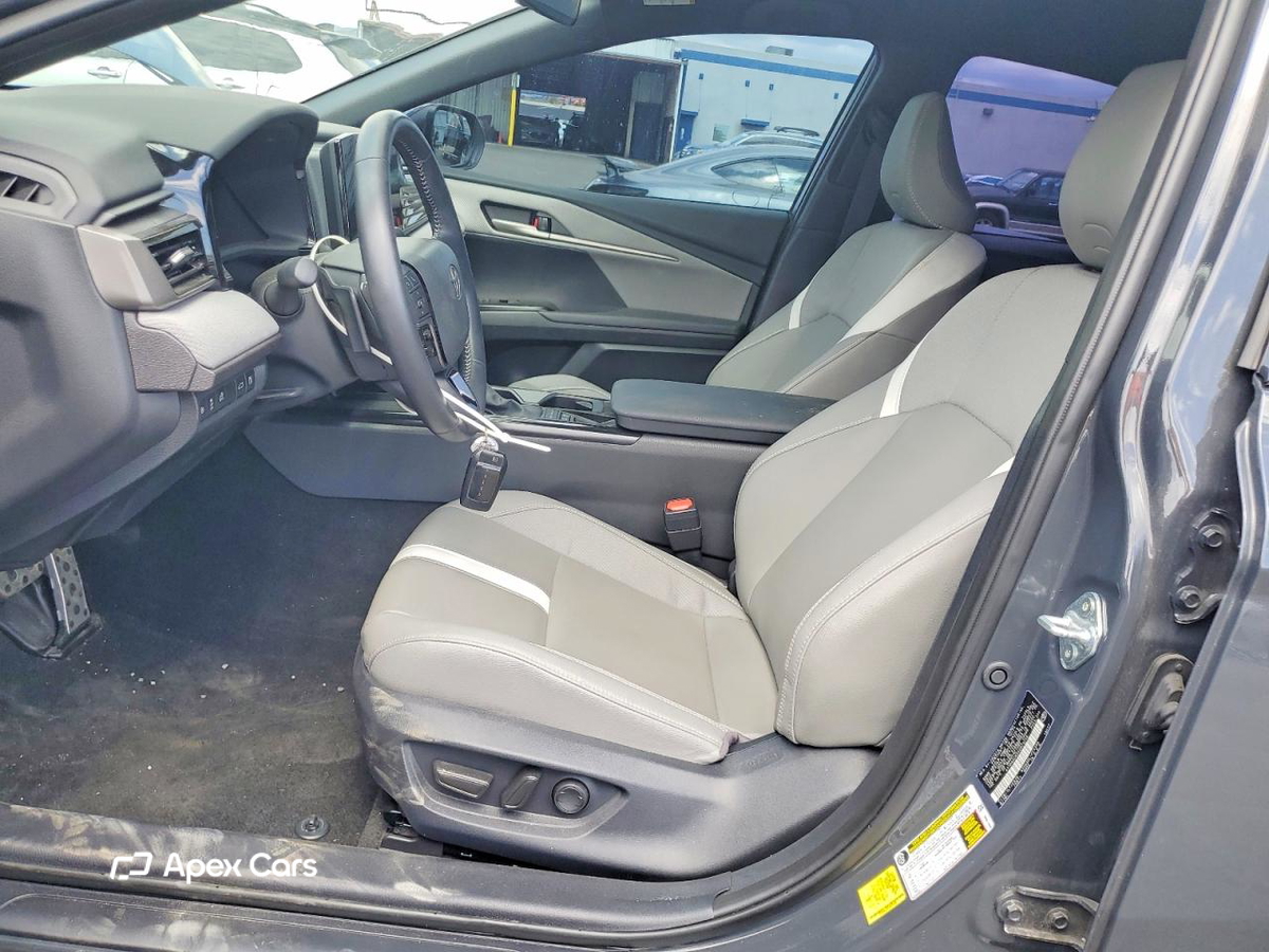 Toyota Camry 2025