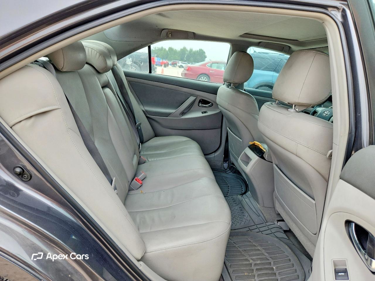 Toyota Camry 2011