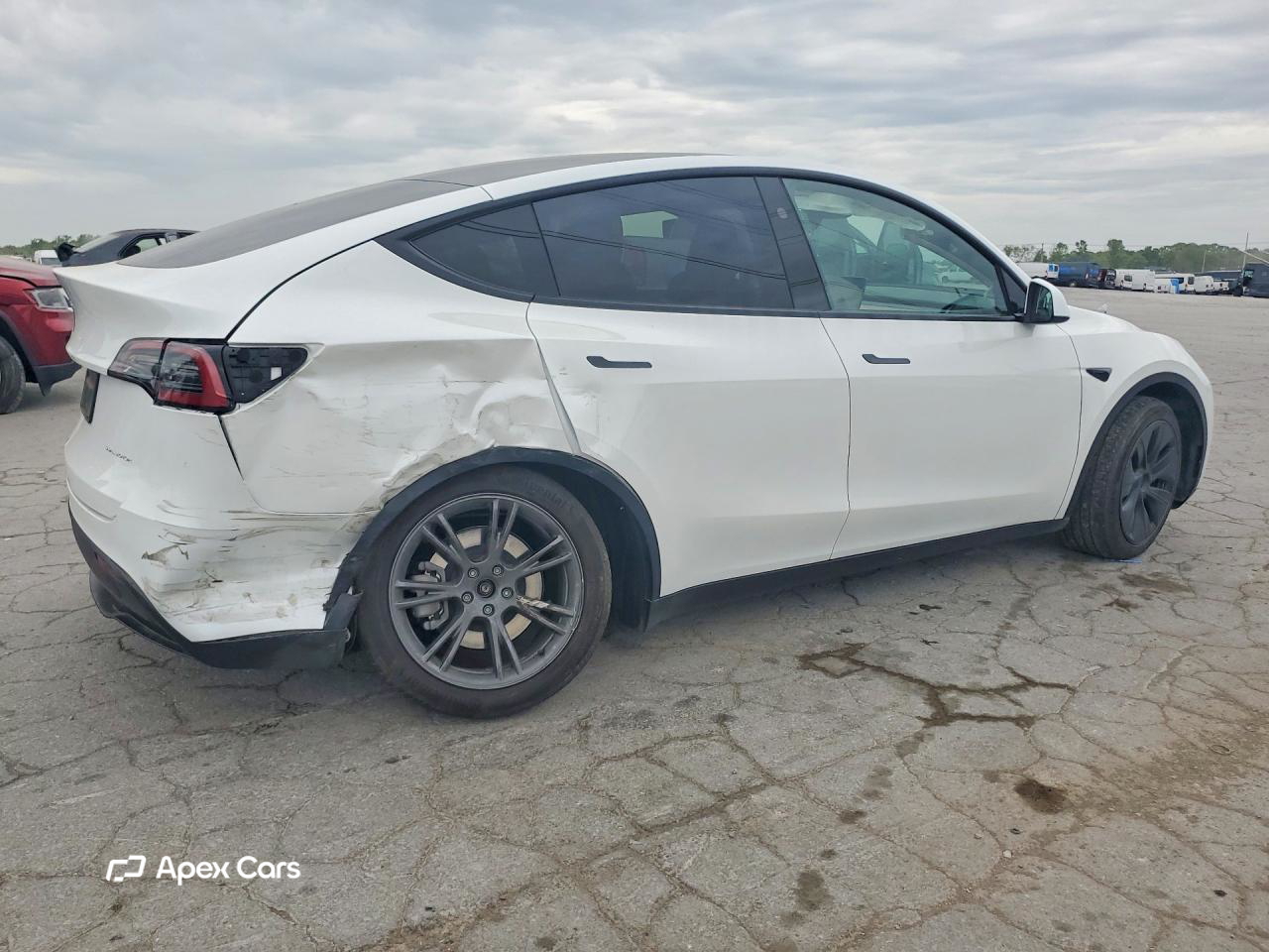 Tesla Model Y 2025