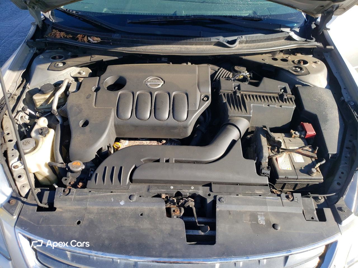 Nissan Altima 2011