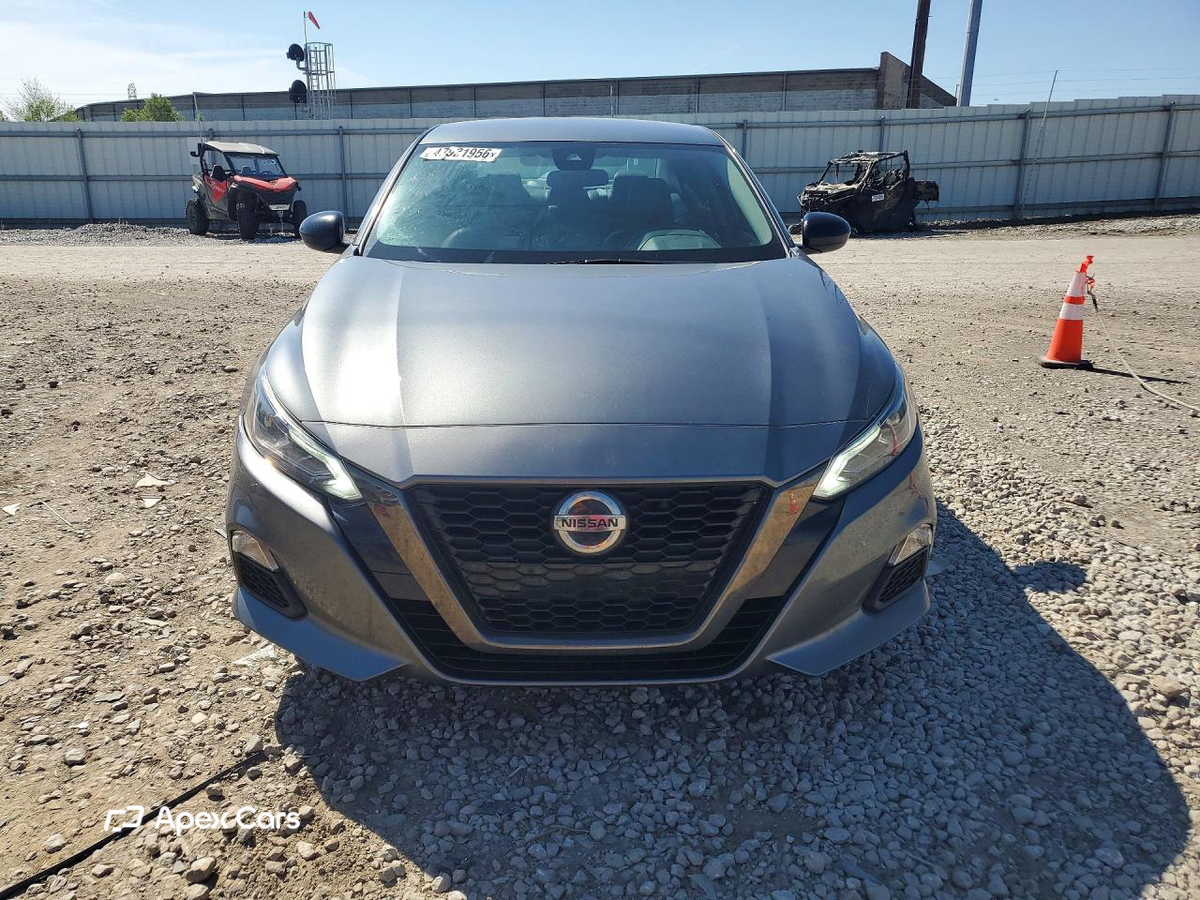 Nissan Altima 2020
