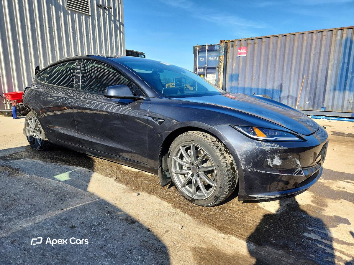 Tesla Model 3 2024