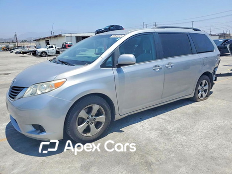 Toyota Sienna 2012 - Image 1 of 14