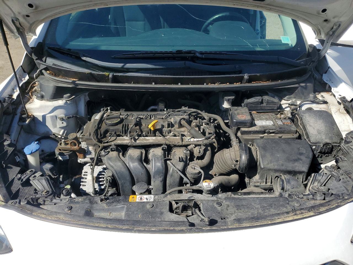 Hyundai Elantra 2013